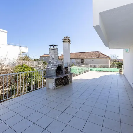Apartamento Beautiful In Kastel Stafilic Kaštela