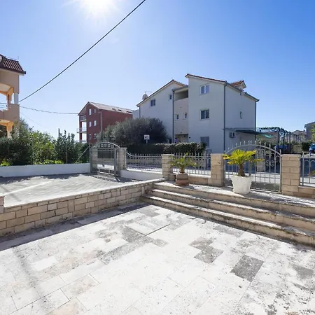 Apartamento Beautiful In Kastel Stafilic